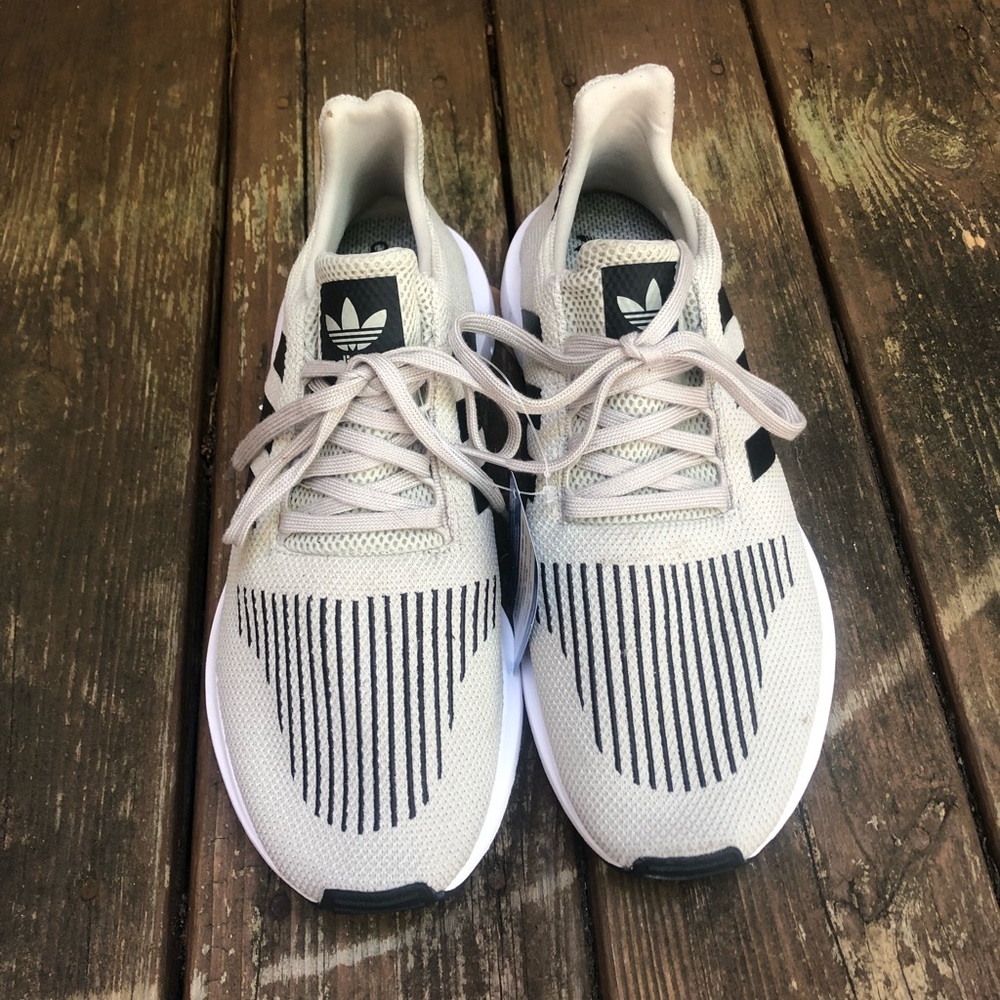 🥇Mens Adidas Striped Running Shoes size 11
